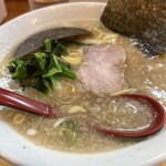 ラーメン春 - 料理写真:ラーメン　カタメ