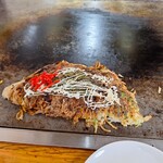 お好み焼美味 - 料理写真:三津浜焼き牛スジ玉そば入り