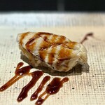 鮨 西崎 - ■穴子
      ツメには少し水飴とか使ってるのかな。甘めなので、煮汁は優しく、バランス良きです。
