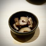 Sushi Nishizaki - ■海鼠酢
                これは懐かしい＆嬉しい♪
                ほんのり甘さのあるお酢で仕上げた海鼠。
                最近は食する機会もめっきり減りましたが、コリコリ食感は変わらず最高！