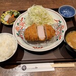 231199683 - とんかつ&焼鳥An(特上ロースかつ(沖縄豚)定食)