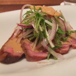 レストランよねむら - 仔鴨のローストと、水菜、レッドオニオンのサラダ
