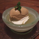 レストランよねむら - グレープフルーツゼリー、黒糖アイス添え