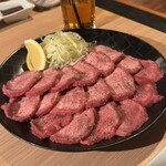 黒毛和牛 焼肉 山喜 - 生たん薄切り3人前