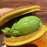 野口太郎 - どら焼きアイス（抹茶）