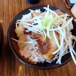 蔵出し味噌麺場彰膳 - チャーシュー丼