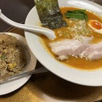 信濃神麺 烈士洵名 - 辛味噌麺（太麺）とチャーハン（小）