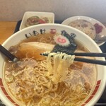 いもせ食堂 - 麺アップ