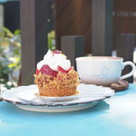 ペチカスケマサコーヒー - あまおうタルト（720円） フラットホワイト（600円）