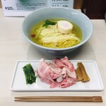 男鹿塩ラーメン おがや - 