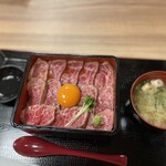 肉屋黒川 - 極上ステーキ重＋卵黄