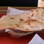 シャクティ - あいかわらず、おいしいナン。