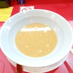 自家製麺 酉 - 全部食べたが、スープはぬるくなりすぎたので完飲せず(*´ω`*)