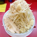 自家製麺 酉 - 丼にチョモランマΣ(ﾟДﾟ)