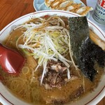 らーめん 光べい - みそねぎラーメン肉多めトッピング　　餃子