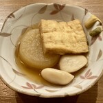 Akaneko Dou - 大根、厚揚げ(各100円)、こんにゃく(80円)