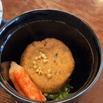 蕎麦家 わたなべ - 蕎麦の実が乗っかっている