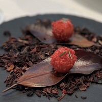 オトワ レストラン - ②フォアグラ、木苺、ホワイトチョコのボンボン