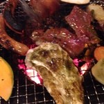 Gutto Kuru Sumibi Yakiniku Toraji - 肉と牡蠣