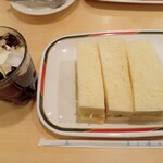 コンパル - ミックスサンド、アイスコーヒー