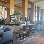 The Lobby Lounge & Bar - 