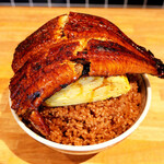 うなぎの蒲の穂焼 牛タン 焼鳥 馬刺し いづも大阪福島 - 人気No1の「そびえる！鰻玉丼」。