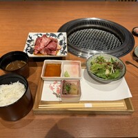 しゃぶしゃぶと焼肉 わにく ミッドランドスクエア店 - わにくもりランチ