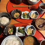 たき下 - 大根おろしとご飯はおかわり出来ます