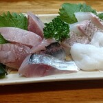 鳥半・魚半 - おまかせ刺身一人盛　820円