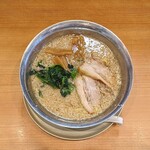 磨きの町のラーメン屋 味我駆 - 背脂中華 830円