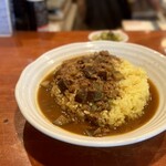 ムーンボウ - lunch
            茄子と挽き肉のカレー
            チャイ（インド風ミルクティー）ホット
            Chaiとセット