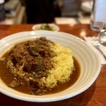 ムーンボウ - lunch
            茄子と挽き肉のカレー
            チャイ（インド風ミルクティー）ホット
            Chaiとセット