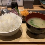 うみからそらへ - おかわり酢飯（大盛り）　おかわり味噌汁