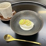 日本料理 新茶家 - 胡桃のジェラート。落ち着くー。 ご馳走様でした
