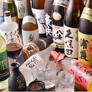 自慢の肉料理と相性抜群な厳選した日本酒多数