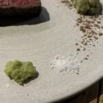 炭火とワイン - この塩と山葵も‼️ 山葵のツンツンさがない本物‼️