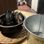 炭火とワイン - オシャレな殻入れ