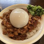 豚白湯創作麺処 友池 - 台湾風ルーロー飯