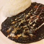 ローザロッサ - 「なすとソーセージの黒カレー」1,000円