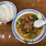 香港麺 新記 - シンガポールカレーライス牛バラ