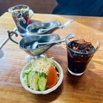 Suteki Hausu Katsura - サラダとアイスコーヒー