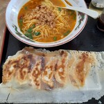 Kyuukatei - セットメニュー(味噌台湾ラーメンと焼き餃子のセットを選択)　899円＋税