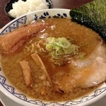 ばんから - 濃厚なラーメンが食べたくなって飛び込みました。でっかい豚の角煮に満足！