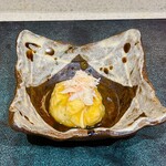 神楽坂 鮨 弥栄 - 上毛蟹、中がずわい蟹のシュウマイ