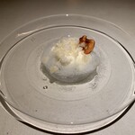 cochon - ポートワイン風のブランマンジェ、りんごの泡・チップ