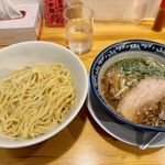 まる星 - つけ麺（1.5玉）　1000円