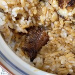 鰻はましん - 中にもうなぎが詰まってるのが中詰丼