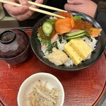 ひょうたん - 信州サーモンいくら丼 2,400円