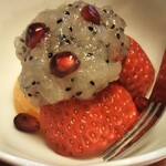 筑紫亭 - ●水菓子 いちご・ミカン・ドラゴンフルーツ・柘榴(ザクロ)