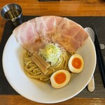 醤油らーめん ピース - 